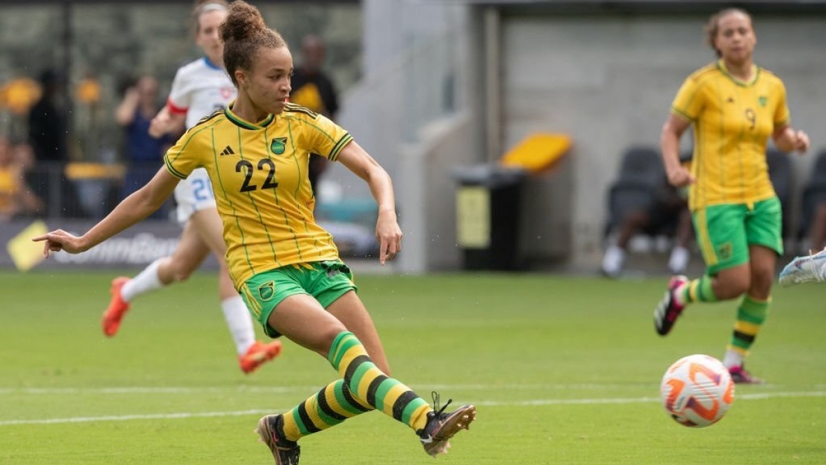 Solai Washington (Jamaica) - 17 tuổi: Solai Washington tháng 10 tới mới tròn 18 tuổi nhưng đã có 3 trận được ra sân cho ĐT nữ Jamaica. Tiền đạo cao 1m67 này sẽ là một trong 23 cầu thủ nữ Jamaica dự World Cup năm nay.
