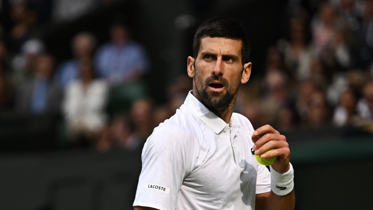 Djokovic trở lại sân với màn trình diễn khác hẳn và có được chiến thắng quan trọng 6-3 trong set 4, đưa trận đấu vào set 5 quyết định. 