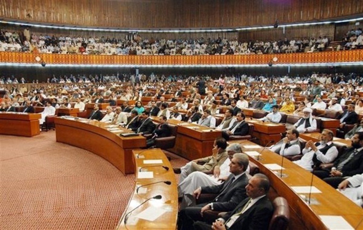 Toàn cảnh một phiên họp Quốc hội Pakistan tại Islamabad. (Ảnh: AFP/TTXVN)