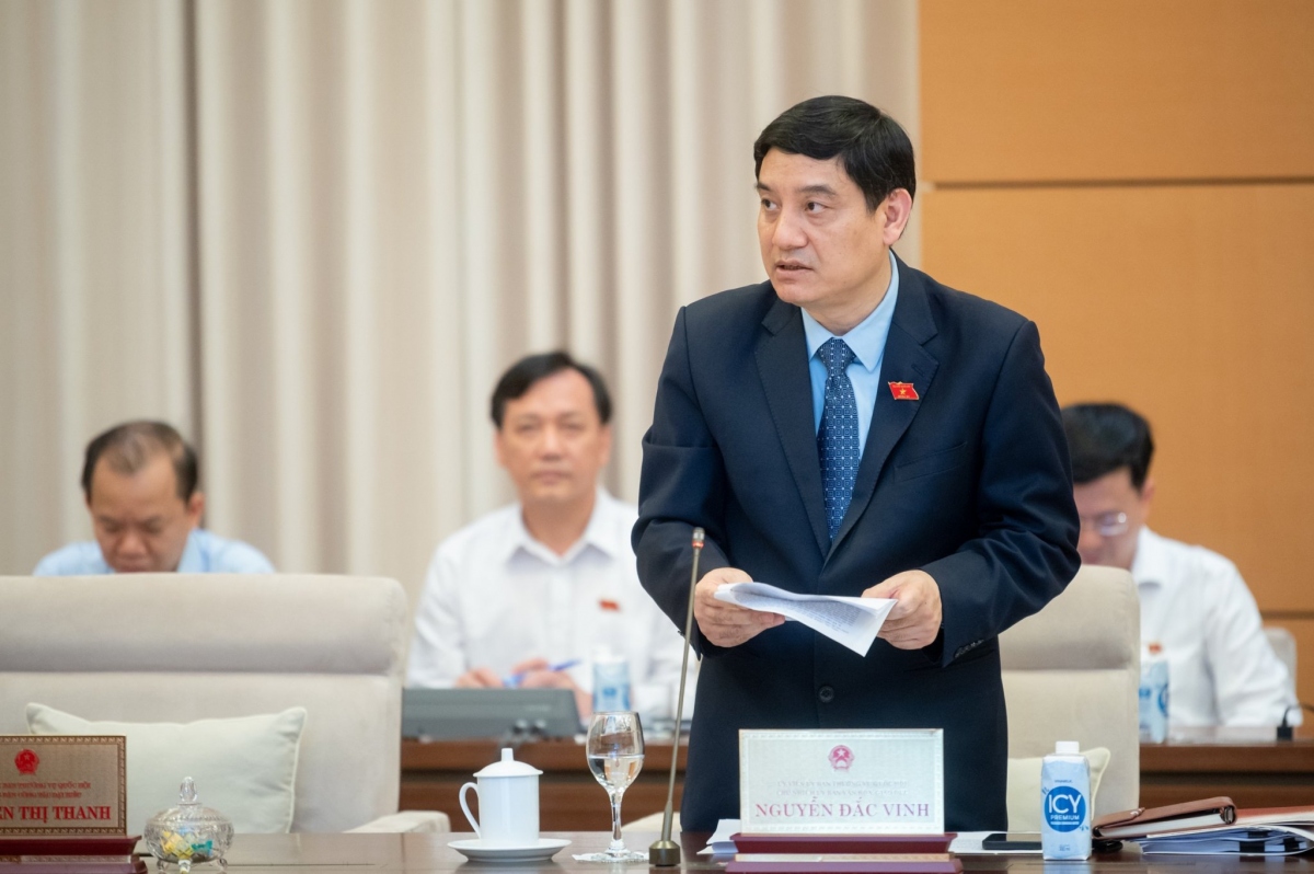 Chủ nhiệm Ủy ban Văn hóa, Giáo dục Nguyễn Đắc Vinh - Phó trưởng đoàn Thường trực Đoàn giám sát