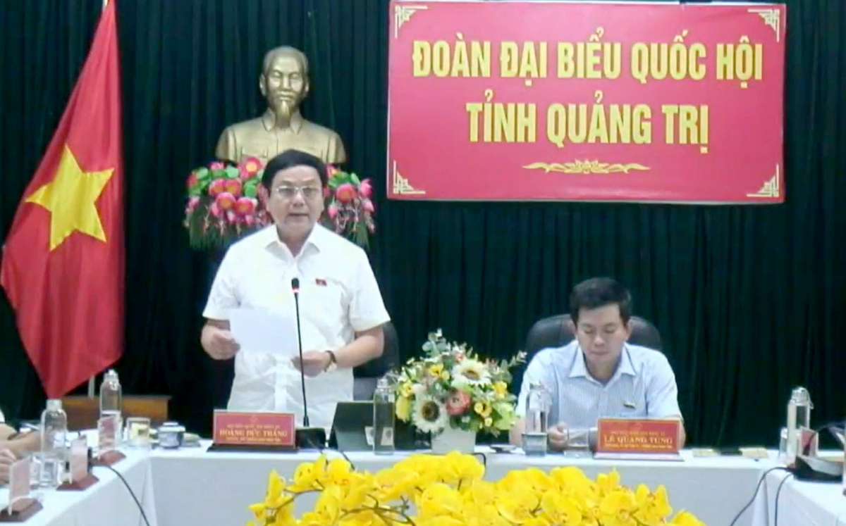 Đại biểu Hoàng Đức Thắng chất vấn từ đầu cầu Quảng Trị
