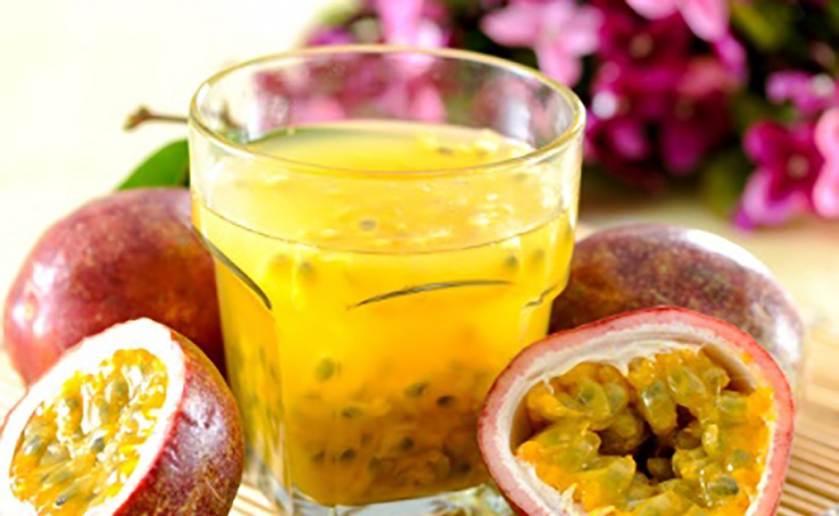 Kiểm soát lượng đường và cholesterol trong máu: Chanh có nhiều chất xơ hòa tan, làm chậm quá trình tiêu hóa và nhờ đó giúp kiểm soát lượng đường và cholesterol trong máu.