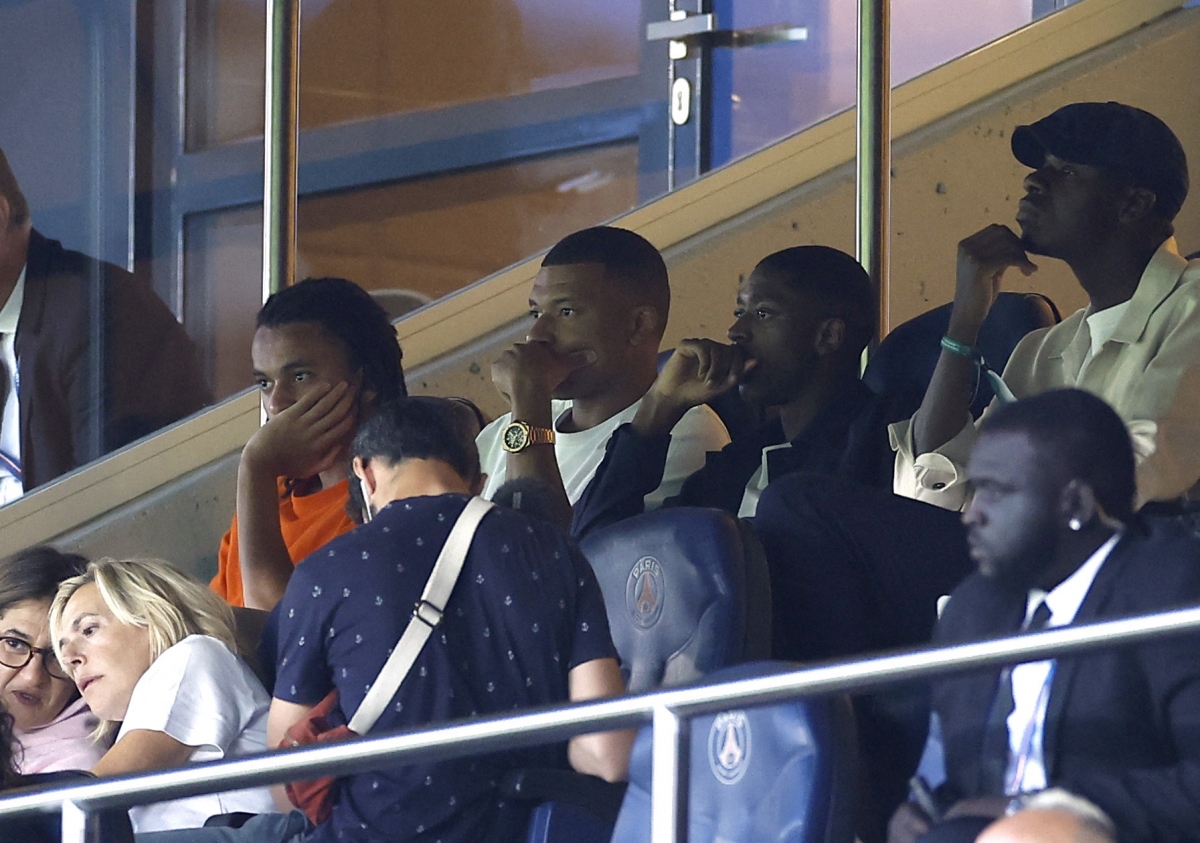 Kylian Mbappe sẵn sàng không thi đấu cả mùa giải 2023/2024 rồi sẽ rời PSG sang Real Madrid theo dạng chuyển nhượng tự do vào hè năm sau.