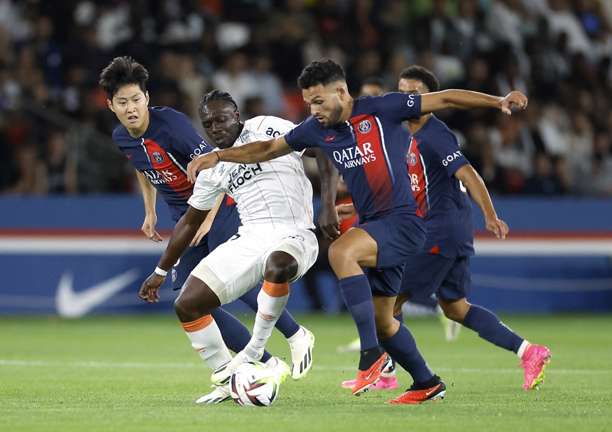 PSG trình làng đội hình mới mẻ ở mùa giải 2023/2024 khi chia tay Lionel Messi, chuẩn bị để Neymar ra đi và đang mâu thuẫn với Kylian Mbappe.