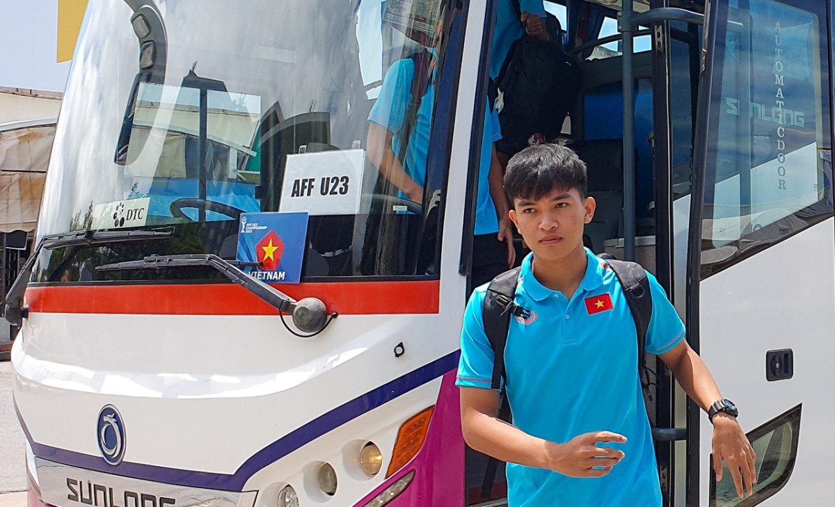 U23 Việt Nam đến nơi đóng quân mới chuẩn bị cho U23 Đông Nam Á 2023 (Ảnh: VFF).