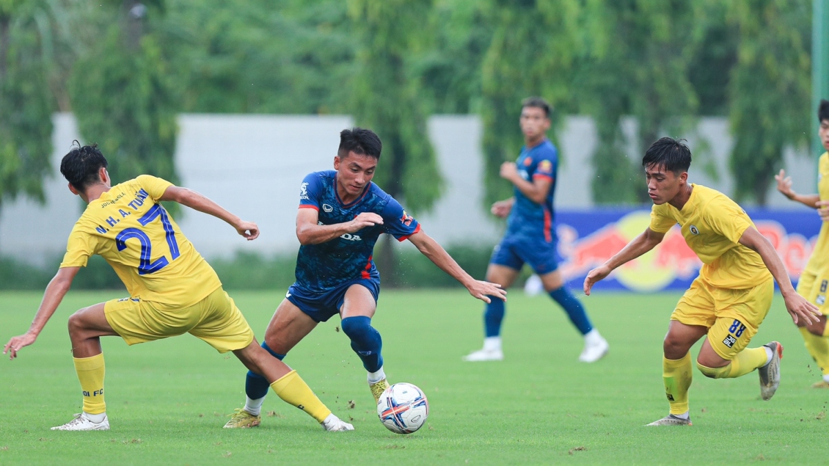 Minh Quang là chân sút đang dẫn đầu danh sách ghi bàn tại giải hạng Nhất quốc gia 2023 và đã lập công sau khi lên U23 Việt Nam. (Ảnh: Minh Dân)