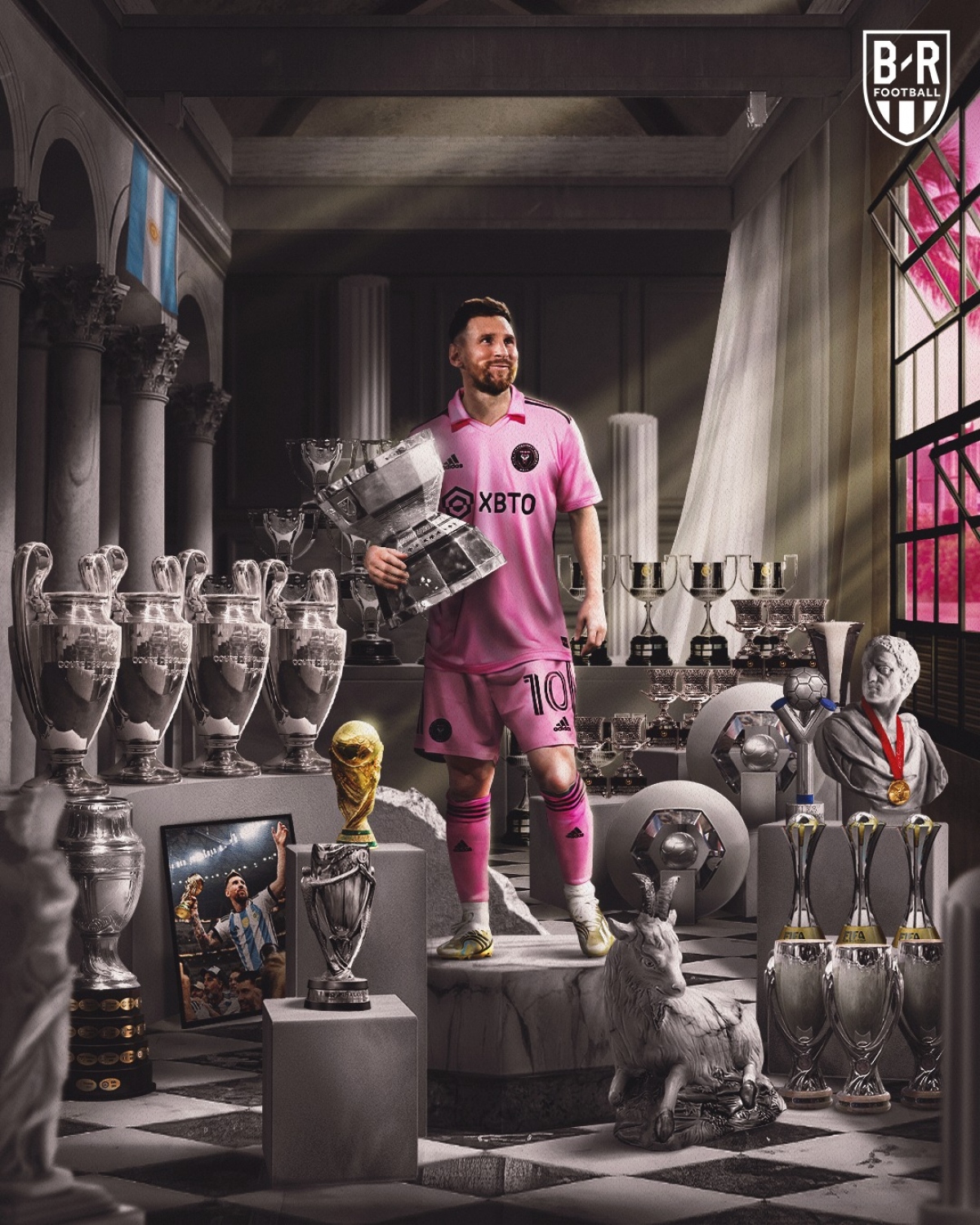 Lionel Messi bổ sung thêm 1 chiếc cúp vào bộ sưu tập danh hiệu. (Ảnh: Bleacher Reports)