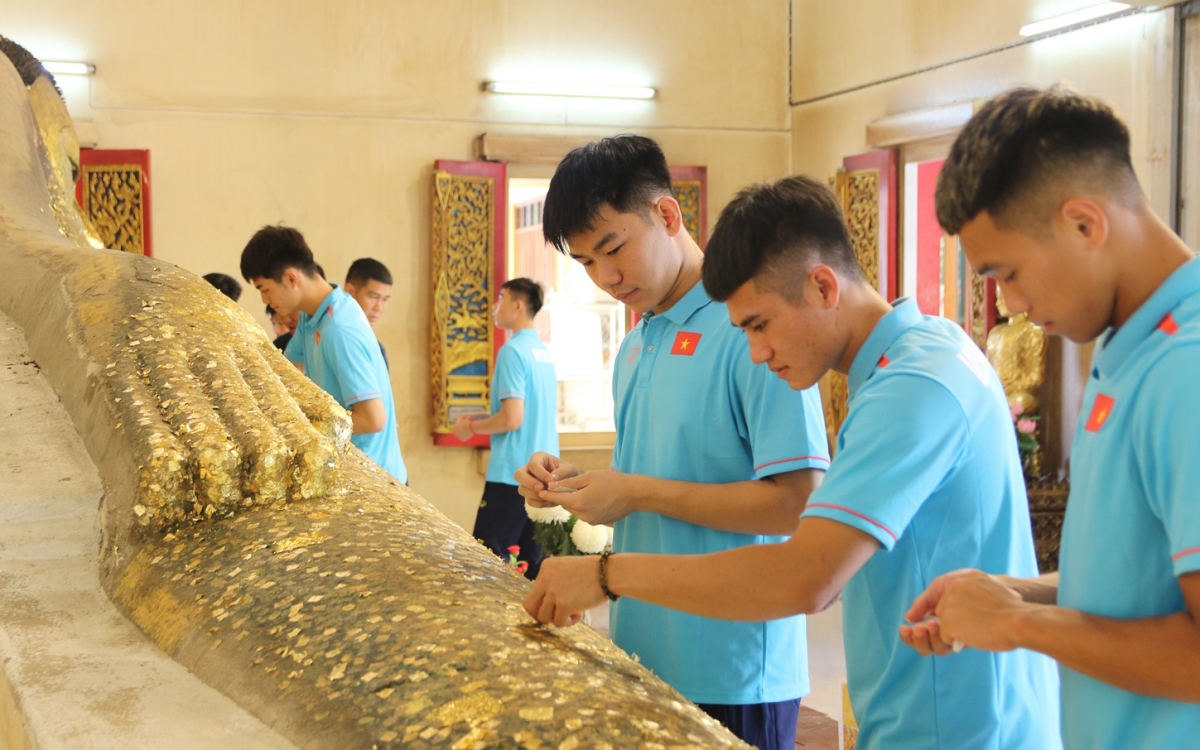 Hoạt động thăm quan này giúp các cầu thủ có trạng thái tâm lý tốt trước khi bước vào hành trình tại giải U23 Đông Nam Á.
