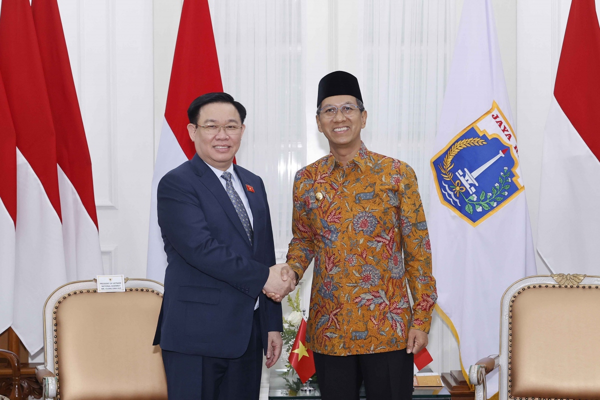 Chủ tịch Quốc hội Vương Đình Huệ tiếp Thống đốc Đặc khu Thủ đô Jakarta Heru Budi Hartono