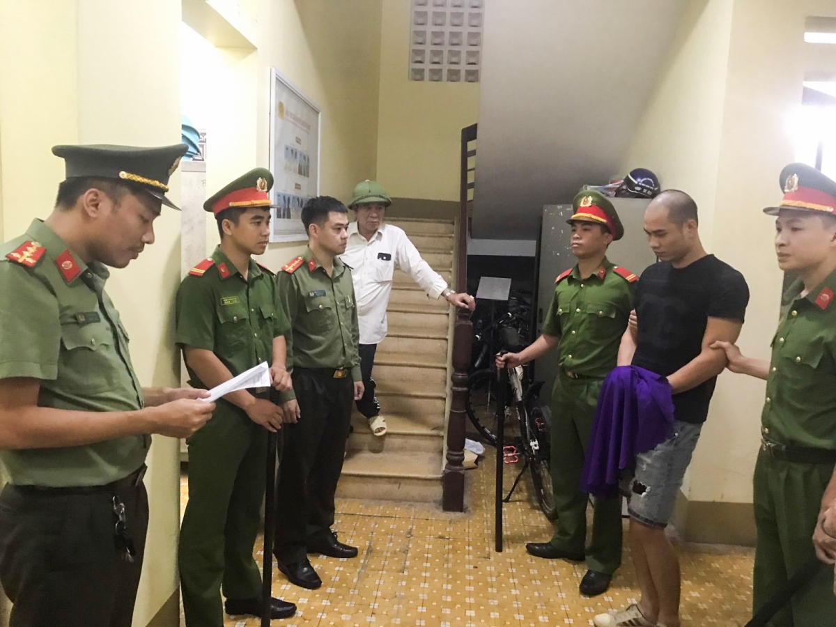 Cơ quan điều tra thi hành Lệnh bắt bị can để tạm giam đối với Từ Văn Luyện