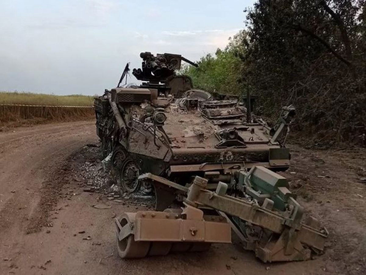 Một chiếc M1132 bị cháy. Ảnh: Forbes