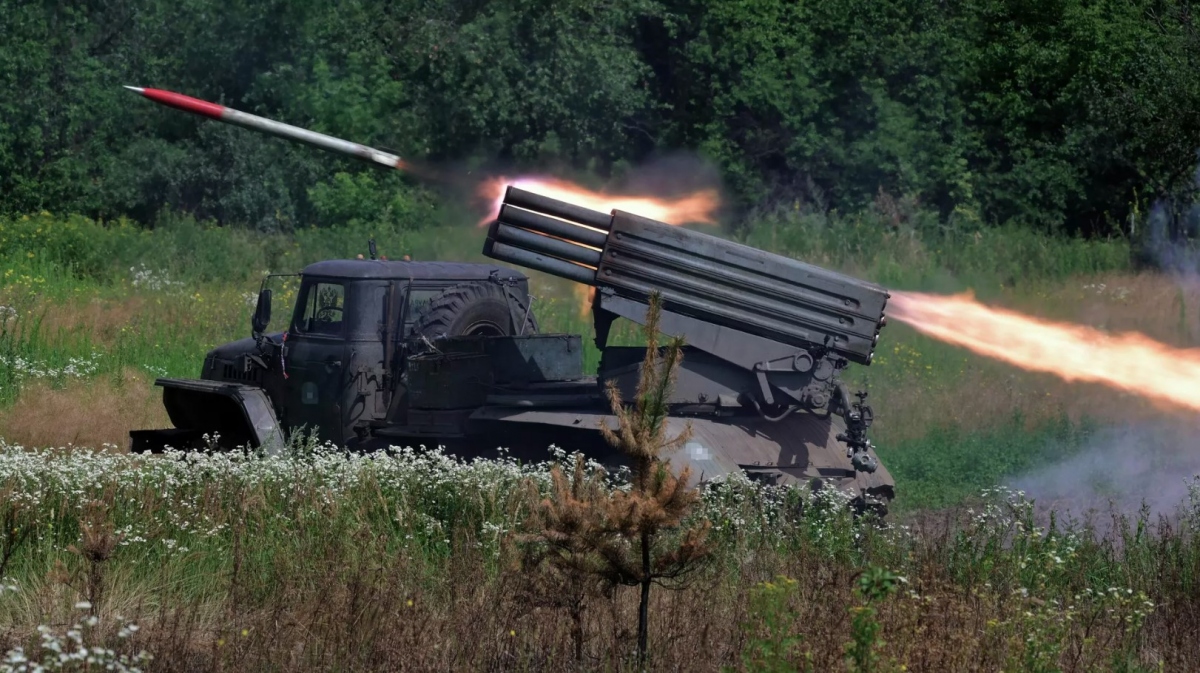 Pháo phản lực Grad của Nga ở Ukraine. Ảnh: Sputnik