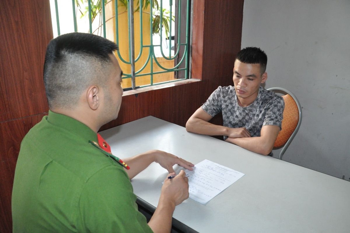 Đối tượng Hậu tại cơ quan công an (Ảnh: Công an Hải Dương)