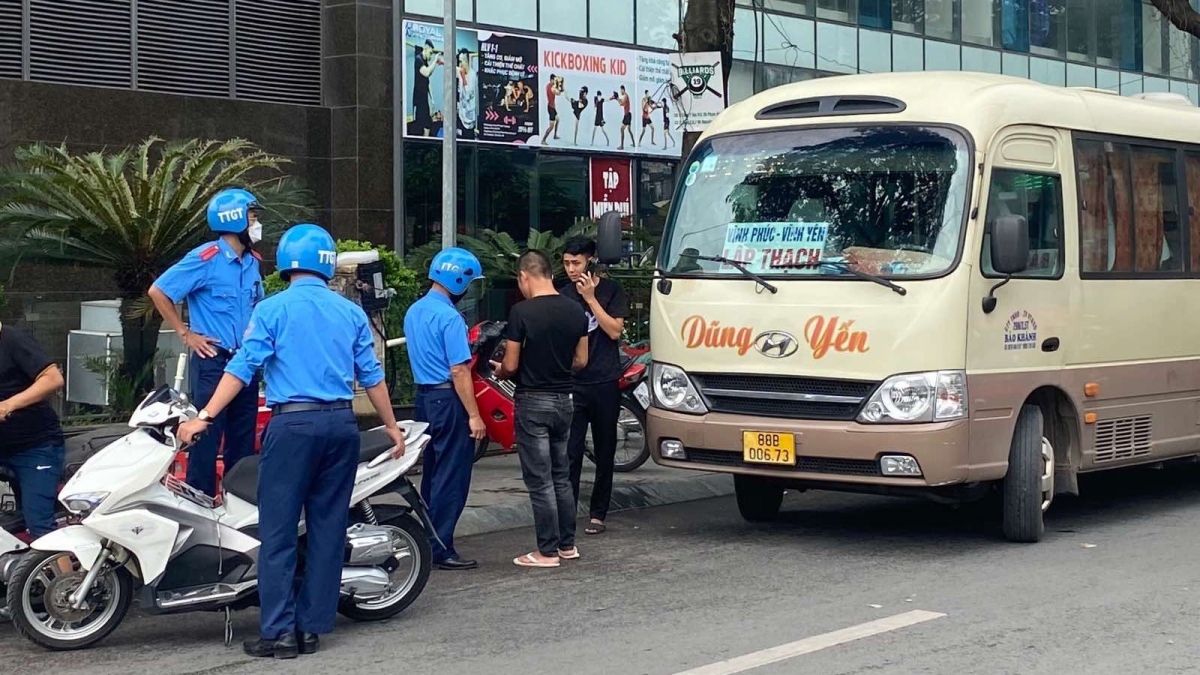 Gần 8 tháng đầu năm 2023 lực lượng thanh tra giao thông Hà Nội đã kiểm tra, lập biên bản vi phạm hành chính gần 3.370 trường hợp trong lĩnh vực vận tải hành khách