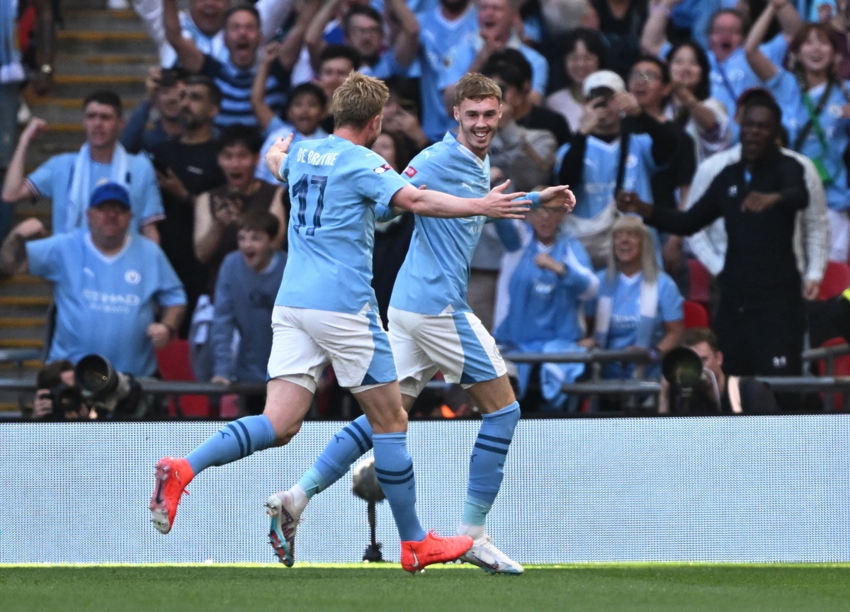 Cú sửa lòng chân trái của Cole Palmer đã giúp Man City nắm lợi thế dẫn trước tới tận phút 90+11.