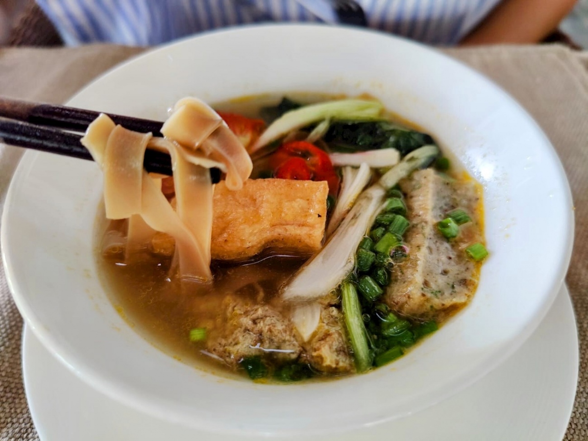 “Bánh đa cua” is rated as world’s best red noodle soup with crab. (Photo courtesy of TasteAtlas)