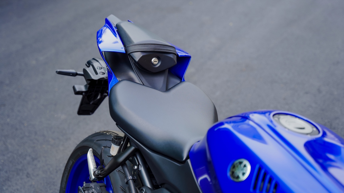 Yamaha R7 Blue