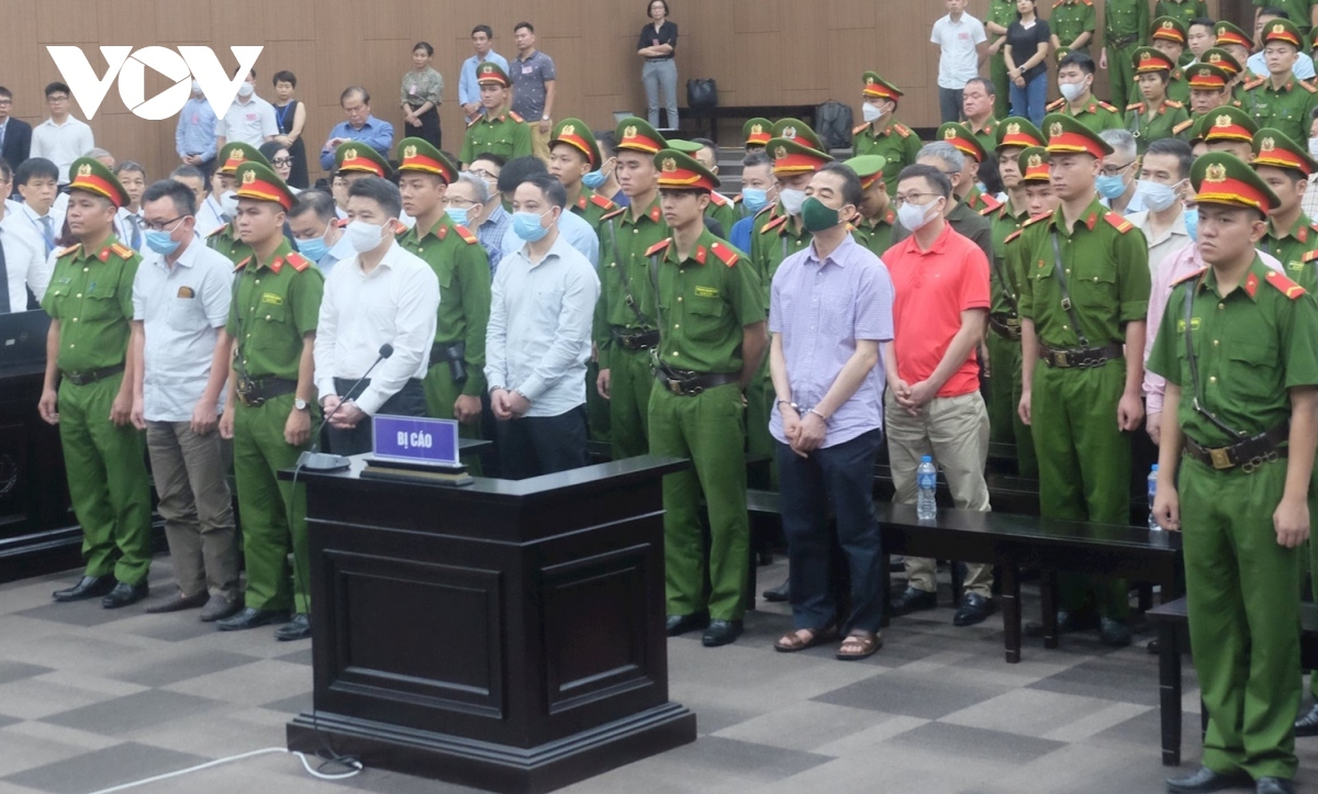 Các bị cáo tại phiên tòa sơ thẩm.