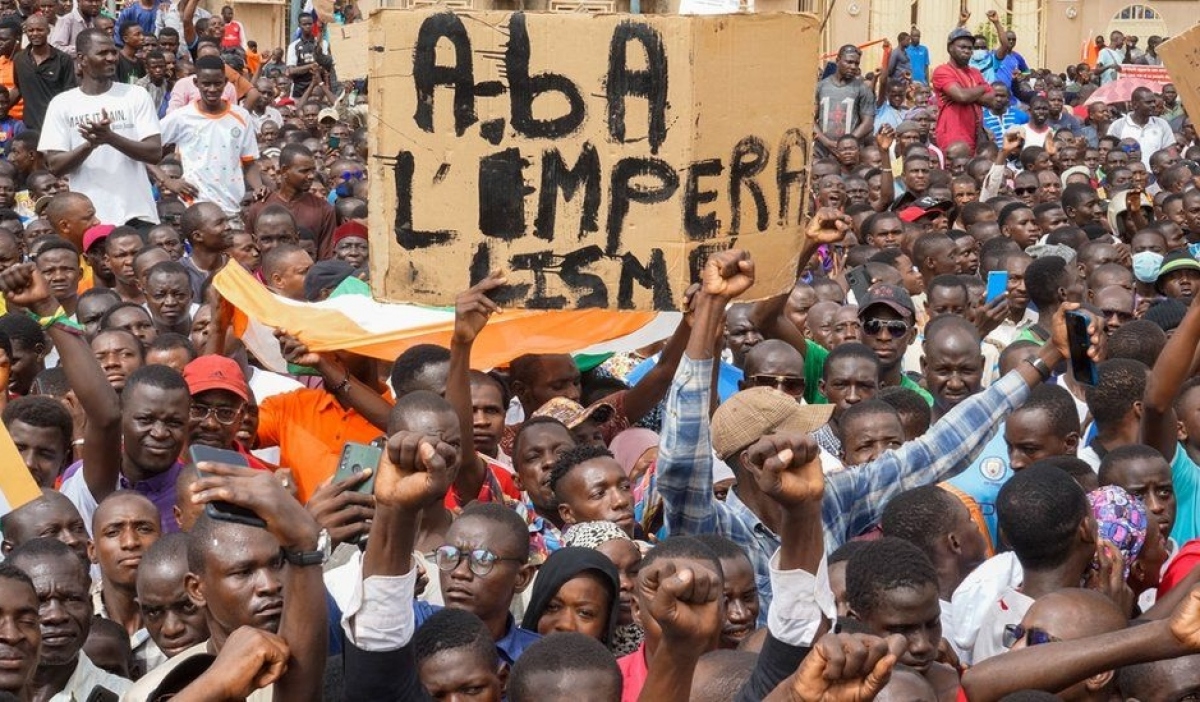 Người biểu tình ủng hộ chính quyền quân sự ở Niger. Ảnh: BBC.