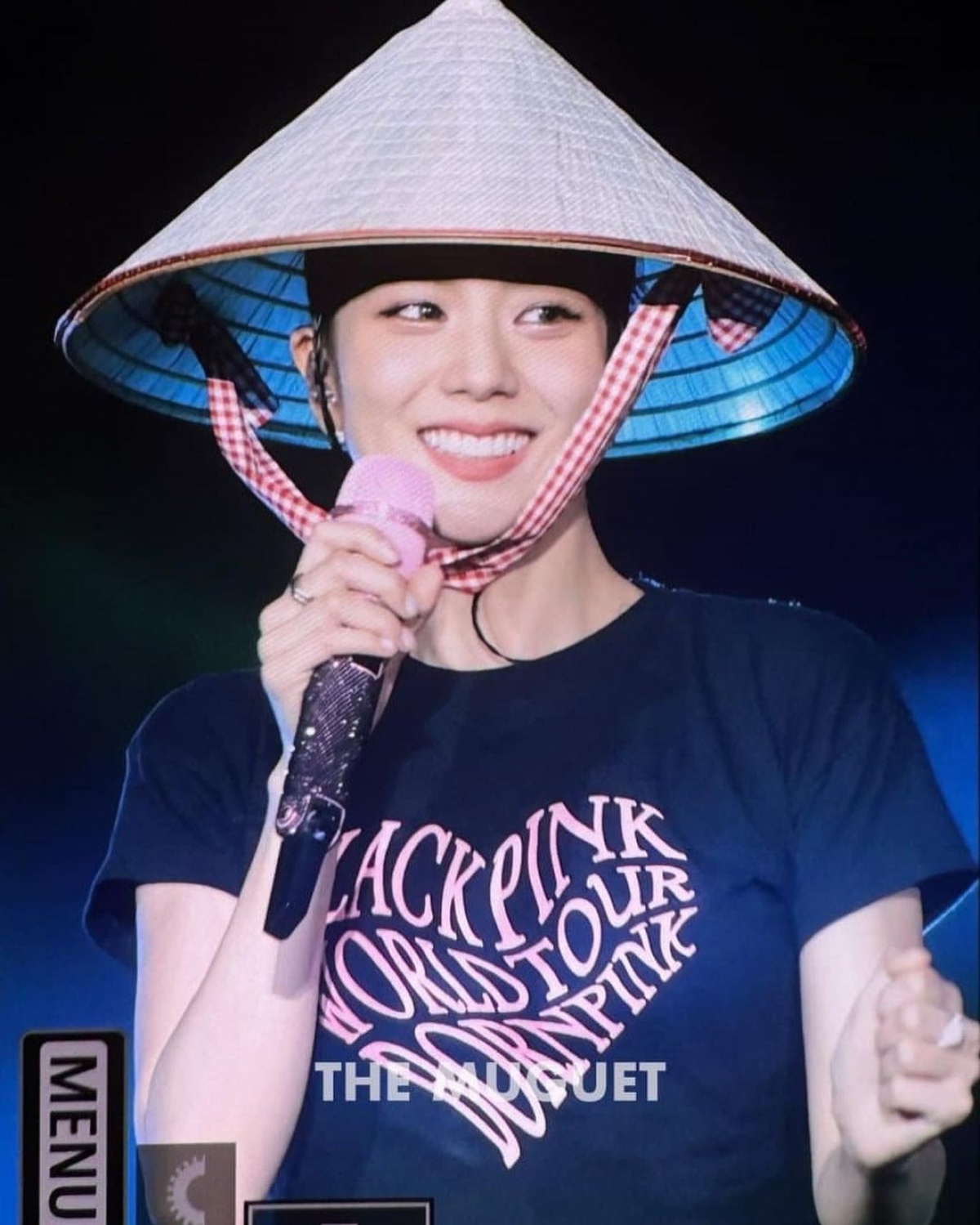 Dòng trạng thái của Jisoo ngay lập tức gây sốt trên mạng xã hội. Việc thành viên Blackpink hẹn sớm gặp fan Việt, đã khiến cộng đồng fan Việt không ngừng phấn khích và hy vọng nhóm sẽ sớm trở lại Việt Nam vào một ngày không xa.