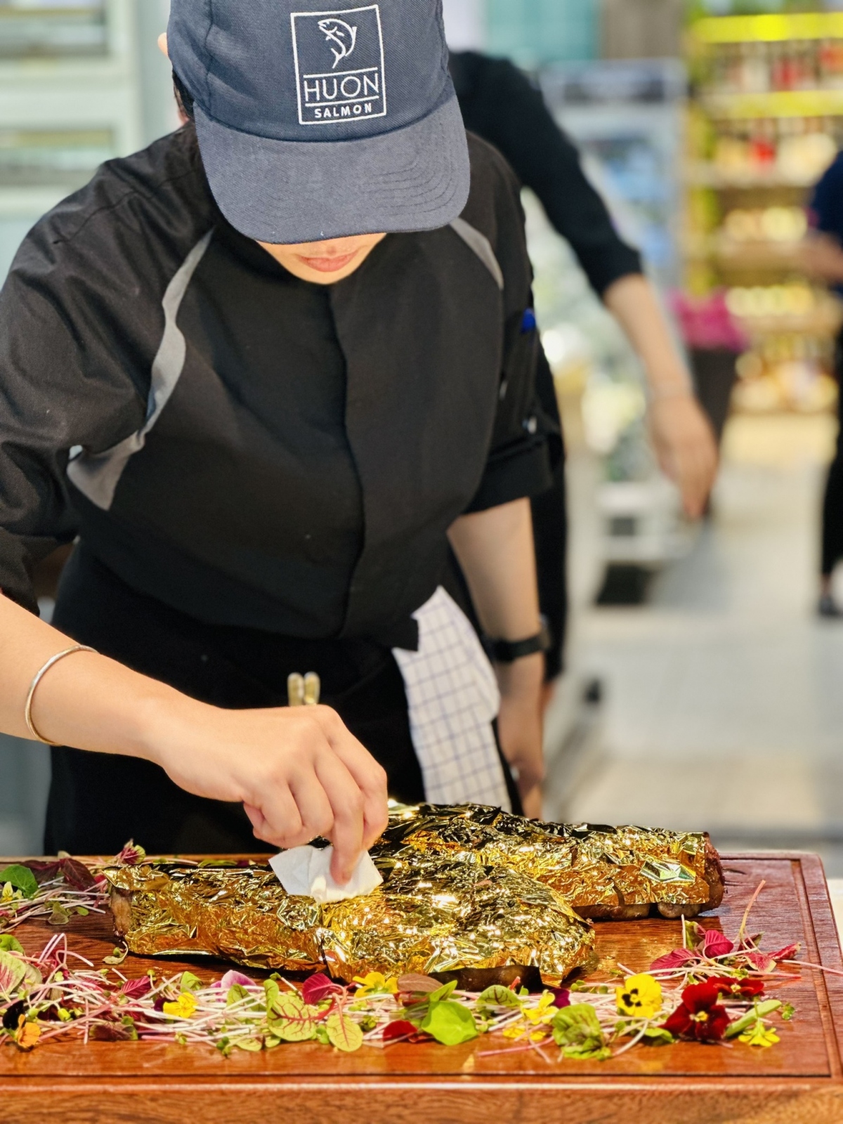 Bò dát vàng thu hút khách hàng trong Ngày hội