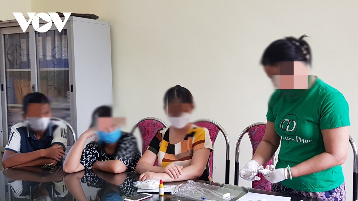 Nhóm “Bông Hồng Đen” thực hiện lấy máu xét nghiệm hàng loạt học sinh tại Đồ Sơn, Hải Phòng không rõ mục đích