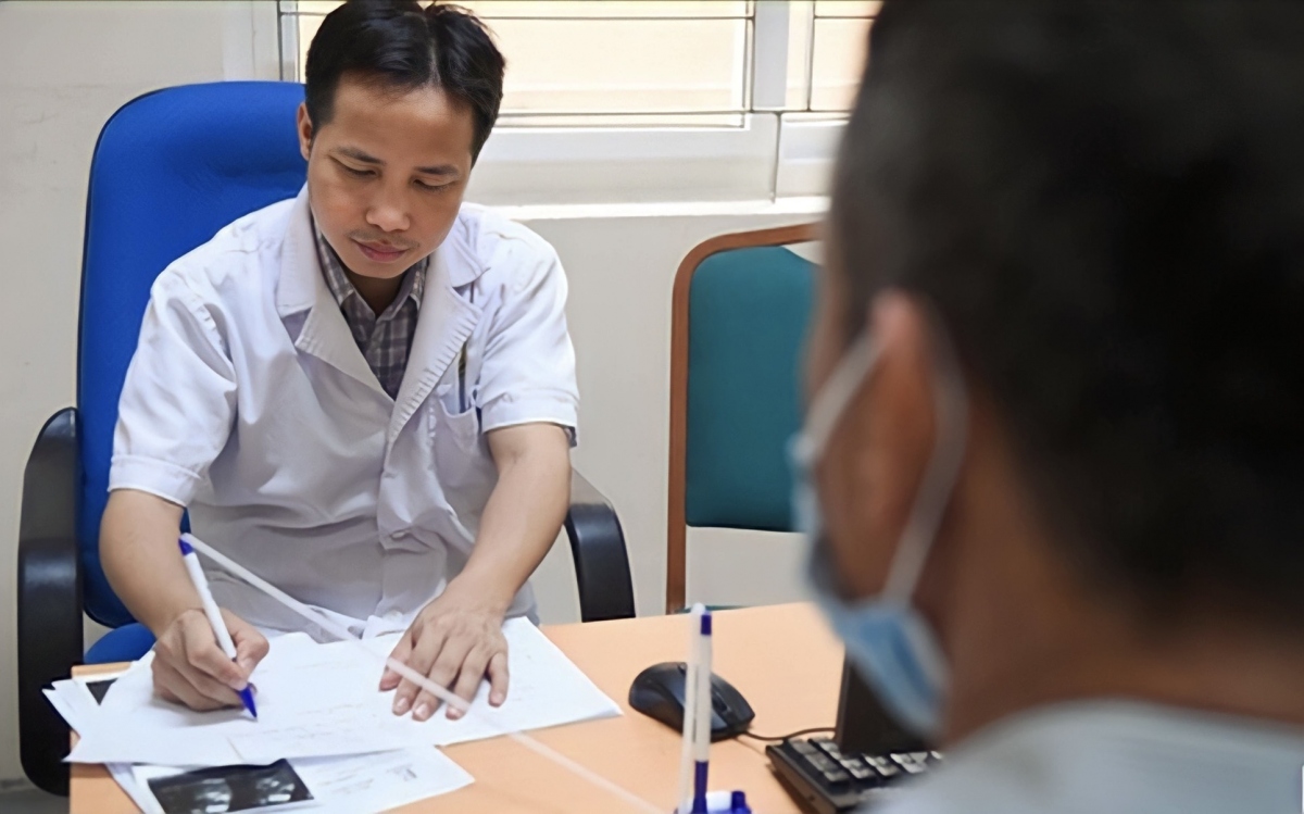 TS.BS Nguyễn Đình Liên - Trưởng khoa Phẫu thuật Thận tiết niệu và Nam học (Bệnh viện E)
