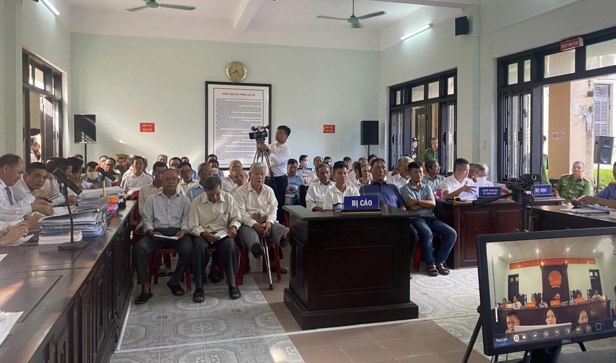 Các bị cáo tại phiên toà