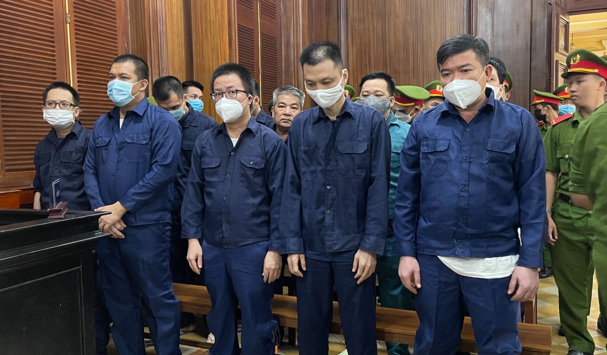 Các bị cáo tại tòa. (Ảnh: N.L)