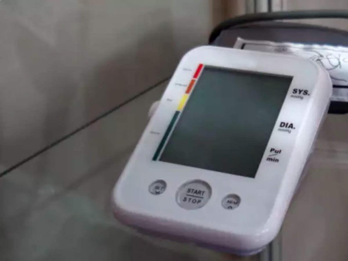 Để có được một chỉ số HA hoàn hảo, người ta cần làm như sau: Đo huyết áp 3 lần với khoảng cách ít hơn 1 phút giữa các lần đo liên tiếp; Tính trung bình cộng của 3 lần đọc; Không mặc quần áo chật và không cài khuy áo phía trên quần áo; Tiểu tiện trước khi đo huyết áp; Nghỉ ngơi ít nhất 5 phút trước khi đo; Để điện thoại di động và các thiết bị điện tử tránh xa; Không uống trà, cà phê hoặc bất kỳ đồ uống chứa caffein nào trước khi đo HA.