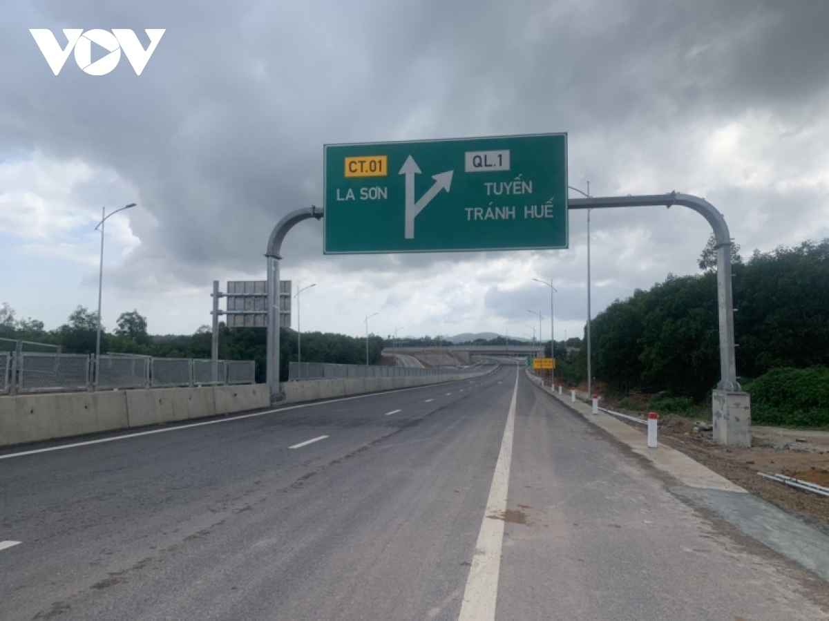 Cao tốc Cam Lộ - La Sơn đi vào hoạt động từ cuối tháng 12/2022.