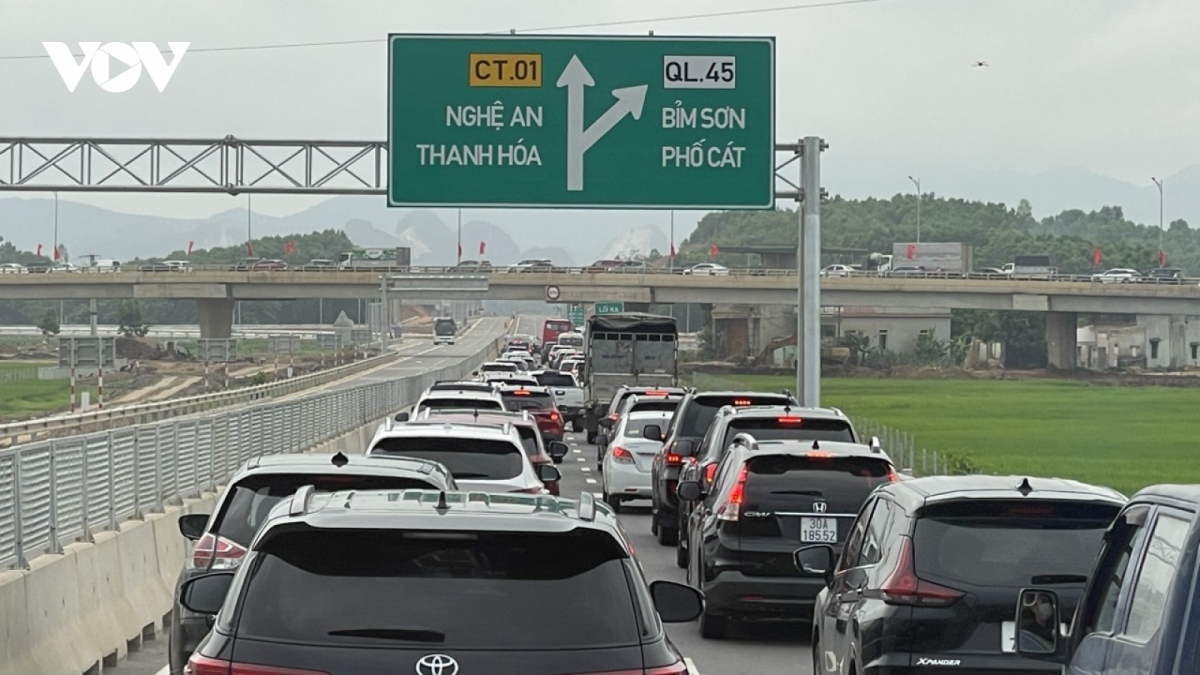 Thủ tướng chỉ đạo rà soát việc kết nối với các tuyến đường bộ cao tốc, phát huy tối đa hiệu quả đầu tư 