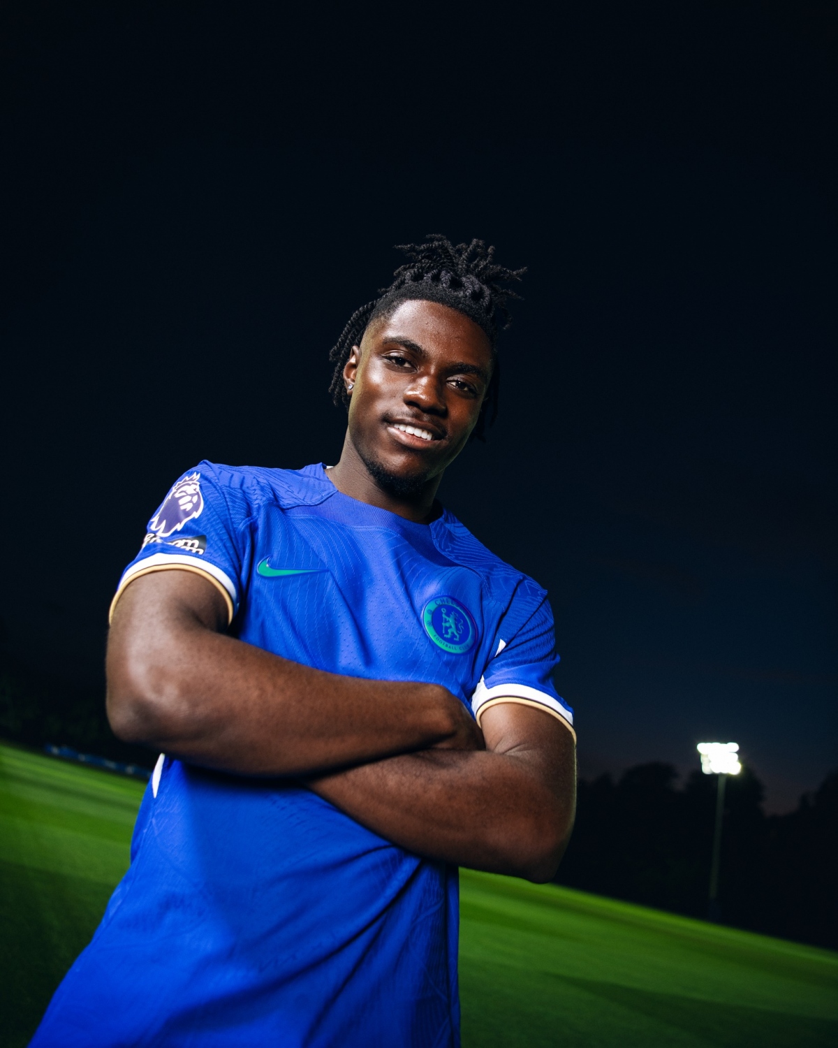 Romeo Lavia ký hợp đồng 7 năm với Chelsea (Ảnh: Chelsea)