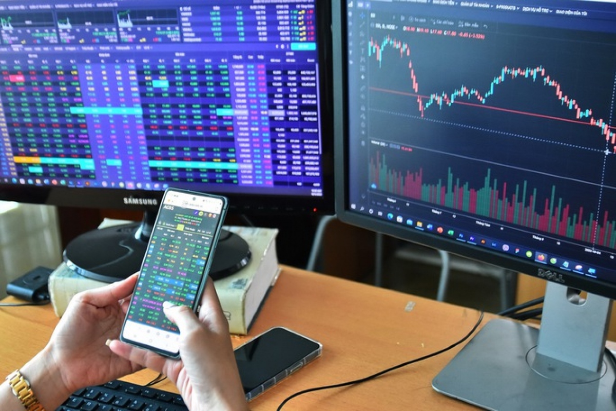 VN-Index có thể sẽ biến động quanh mức 1.238 điểm (Ảnh minh họa: KT)