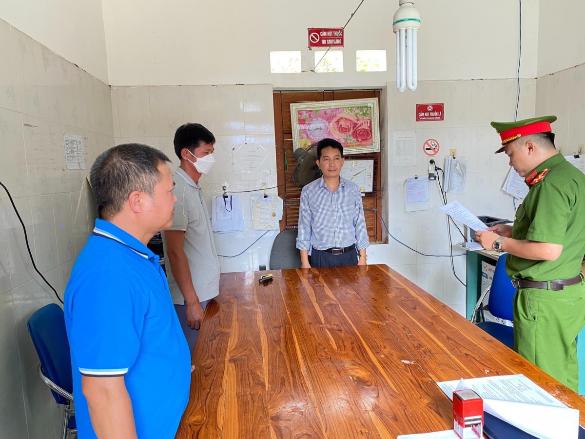 và Trần Hải Nam