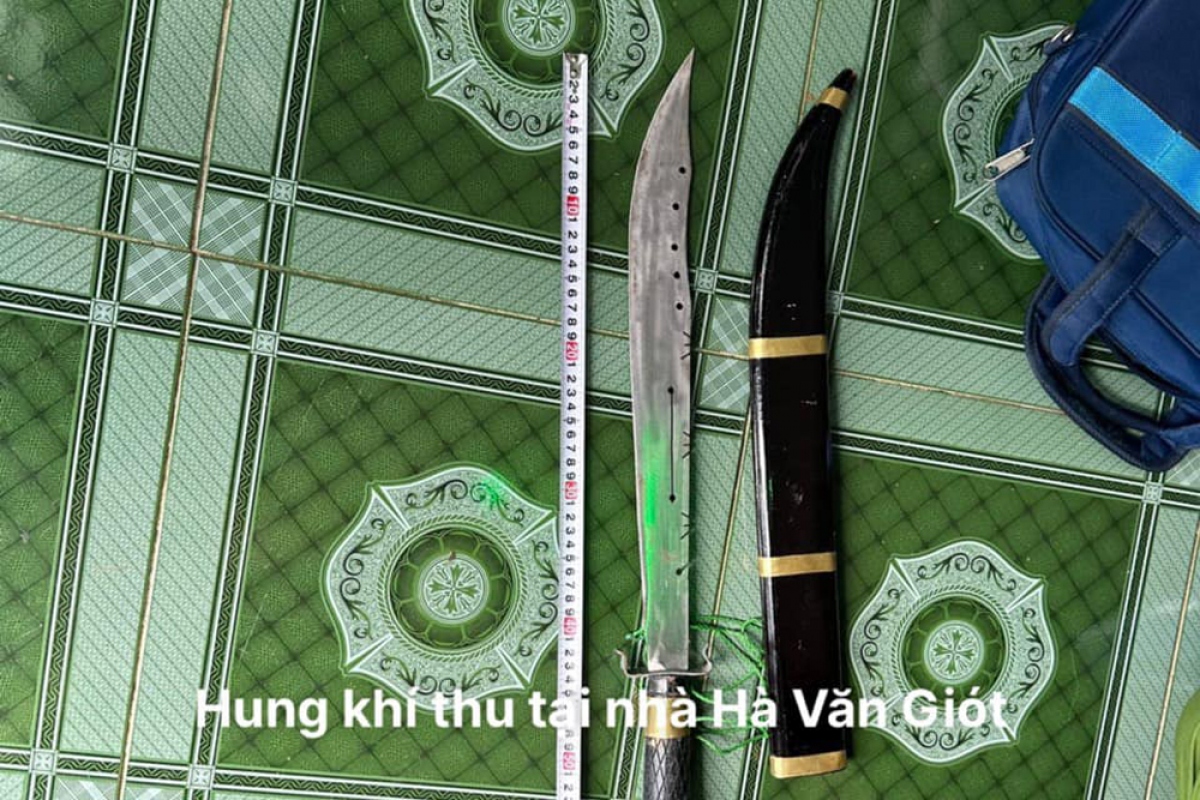 Hung khí thu thập được tại nhà đối tượng Hà Văn Giót