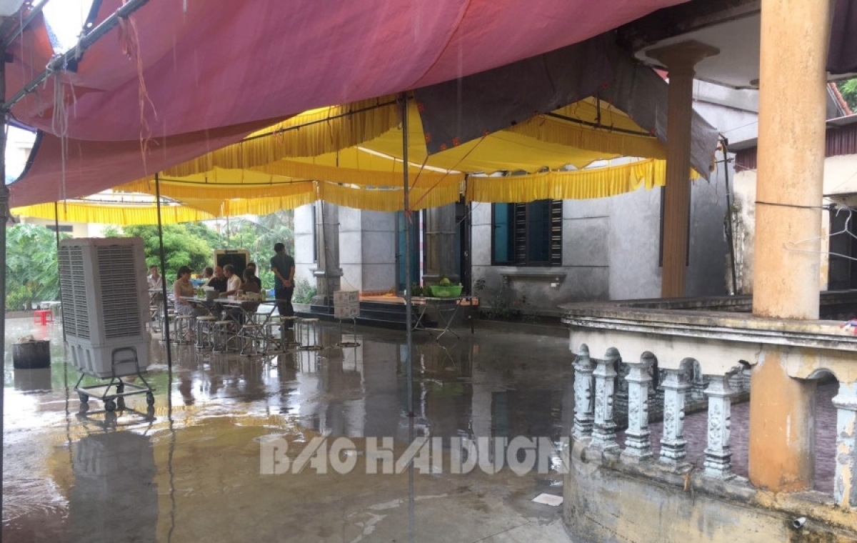 Gia đình anh D. đang chuẩn bị lo hậu sự cho anh. Ảnh: Báo Hải Dương
