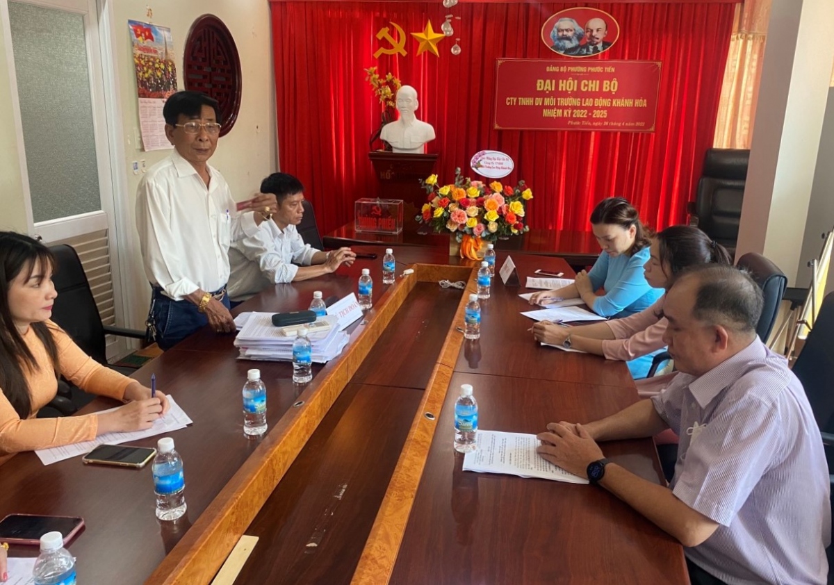 Đại hội Chi bộ Công ty TNHH Dịch vụ Môi trường Lao động Khánh Hòa