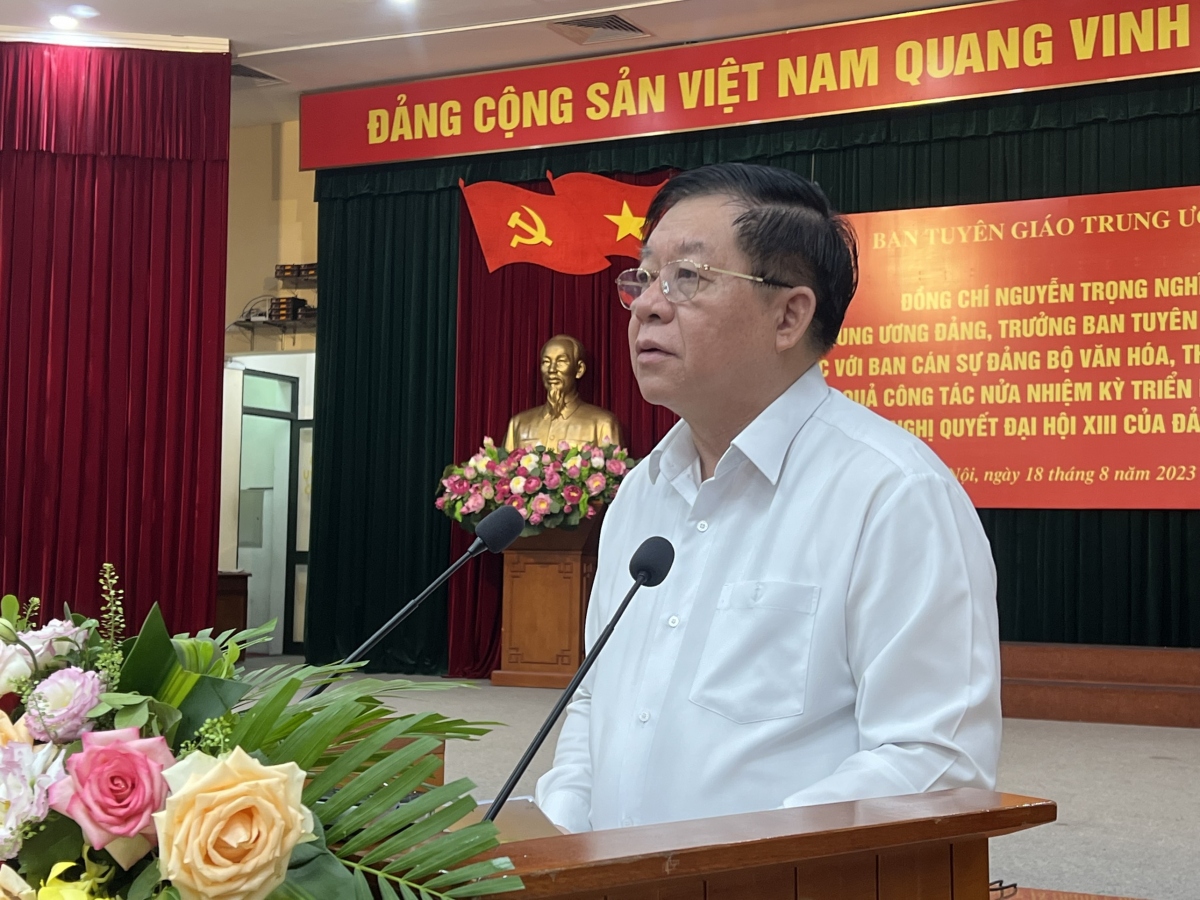 Trưởng ban Tuyên giáo TW Nguyễn Trọng Nghĩa làm việc với Ban cán sự Bộ VHTTDL.