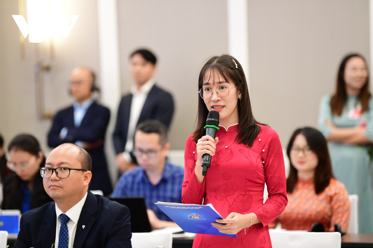 Trong thời đại 4.0, các đại biểu là lãnh đạo trẻ đặc biệt quan tâm đến quá trình chuyển đổi số. Trong đó tạo ra nhiều cơ hội mới, cũng như những thách thức chưa từng có trước đây. 