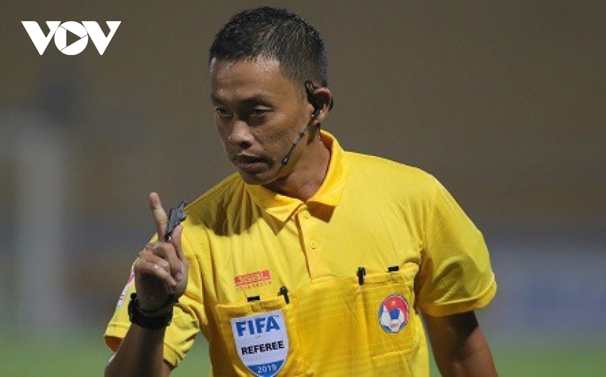 Vietnamese referee Ngo Duy Lan