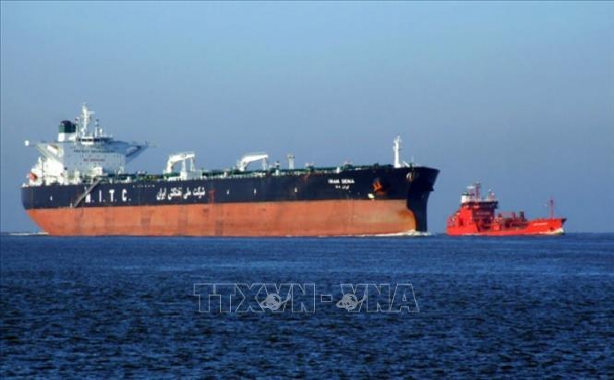 Tàu thuyền qua lại Eo biển Hormuz. Ảnh: Offshore Technology/TTXVN