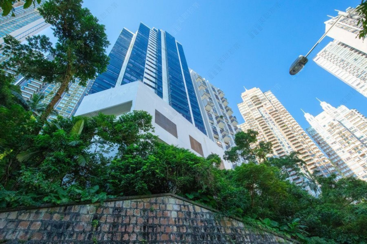 Biệt thự May Tower của Lưu Gia Linh và Lương Triều Vỹ ở khu Mid-Leungs của Hong Kong.