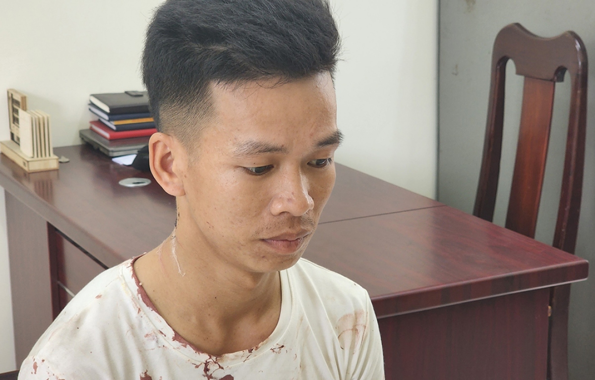 Đối tượng Trần Phi Tùng tại cơ quan công an