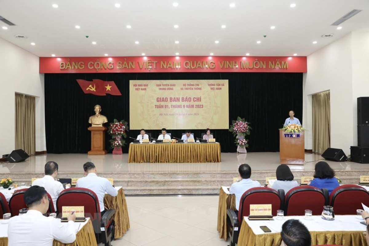 Quang cảnh buổi giao ban.