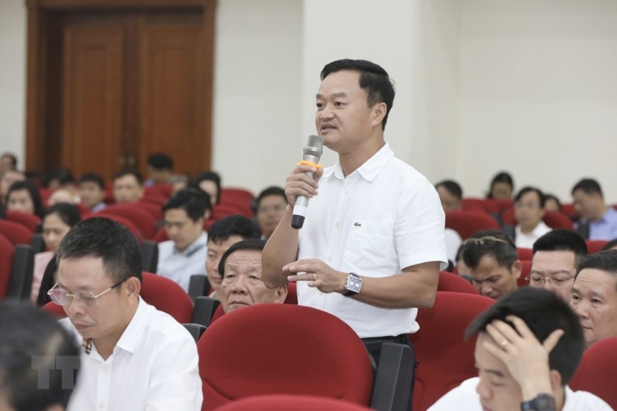 Tổng Biên tập báo Giao thông Nguyễn Bá Kiên đặt câu hỏi về chuyên đề “Công tác chuẩn bị, triển khai năm học mới".