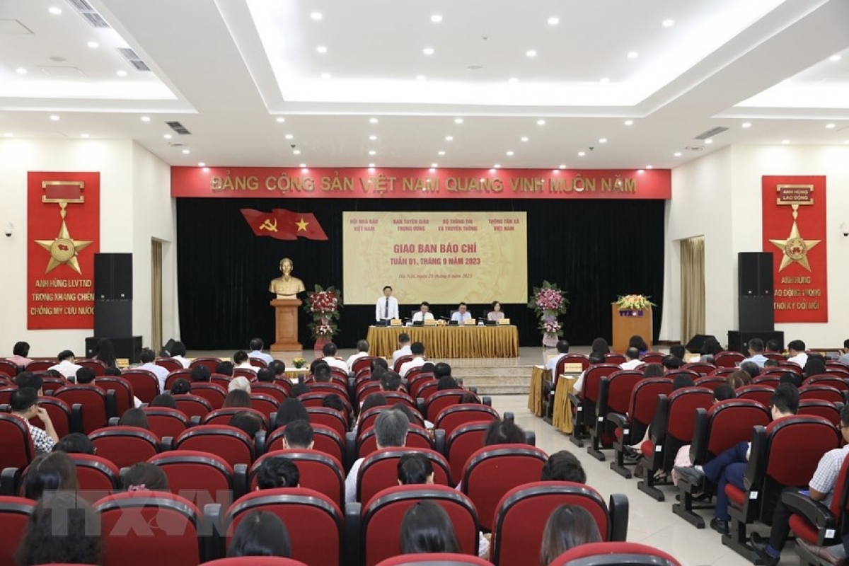 Toàn cảnh hội nghị giao ban.