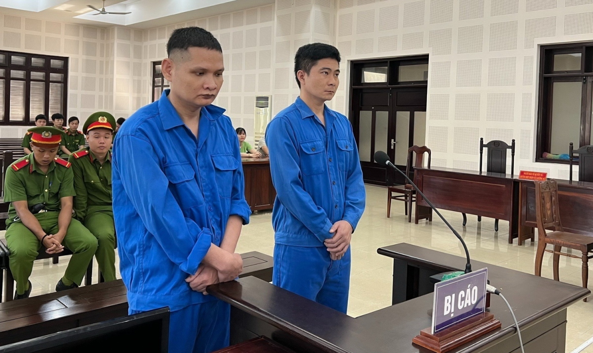 Cao Thanh Ân và Nguyễn Quang Nghĩa tại phiên Tòa.