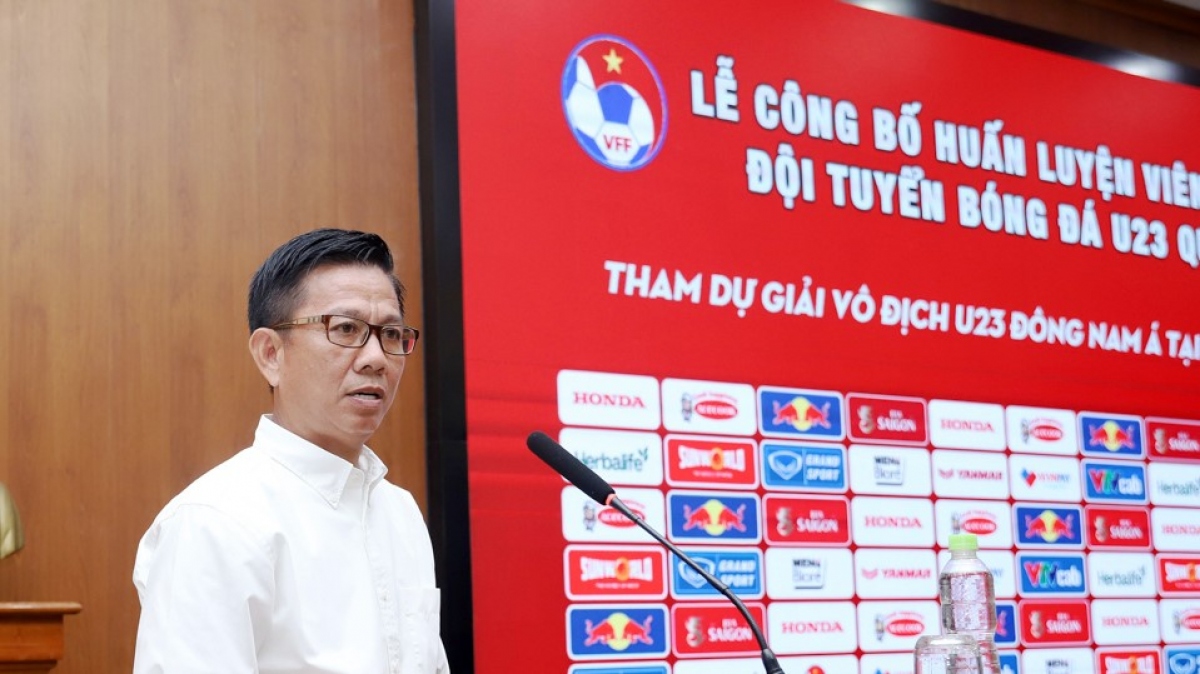 HLV Hoàng Anh Tuấn trong buổi lễ công bố HLV trưởng U23 Việt Nam tham dự Giải U23 Đông Nam Á 2023. (Ảnh: VFF). 