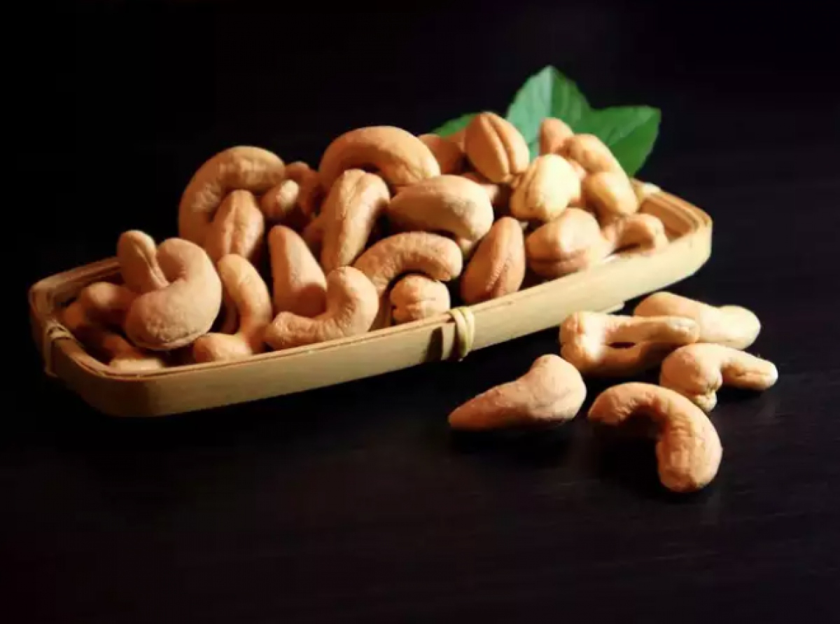 Những chất béo này có thể giúp bạn cảm thấy no tránh cơn đói đột ngột. Do đó, thêm hạt điều vào chế độ ăn uống hàng ngày có thể giúp hấp thụ chất dinh dưỡng và tiêu hóa tốt hơn.